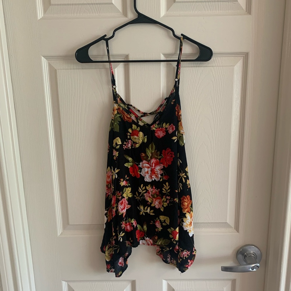 3 FOR $21 ⭐️ Spaghetti Strap Floral Top